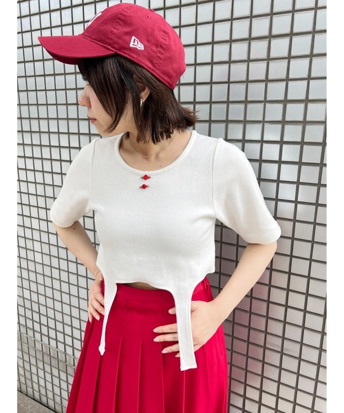 WC(ダブル シー)の「バラワンポイントガーターTシャツ(Tシャツ/カットソー・レディース・ホワイト/グレー・FREE)」の4枚目の写真