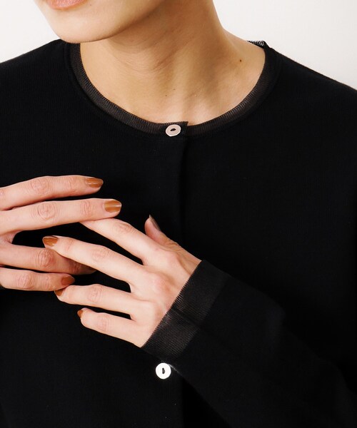 OPAQUE.CLIP（オペークドットクリップ）の「◆UV ネックシアークルーニットカーディガン【洗濯機洗い可】（カーディガン/ボレロ・レディース・ダークブラウン/ブラック/ブルー・40/42/38）」の19枚目の写真