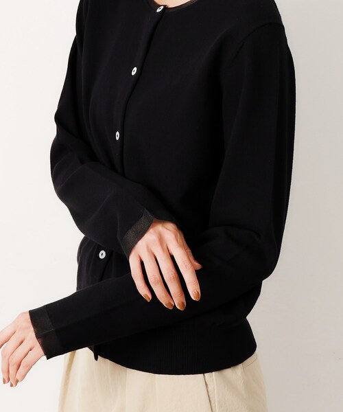 OPAQUE.CLIP（オペークドットクリップ）の「◆UV ネックシアークルーニットカーディガン【洗濯機洗い可】（カーディガン/ボレロ・レディース・ダークブラウン/ブラック/ブルー・40/42/38）」の20枚目の写真