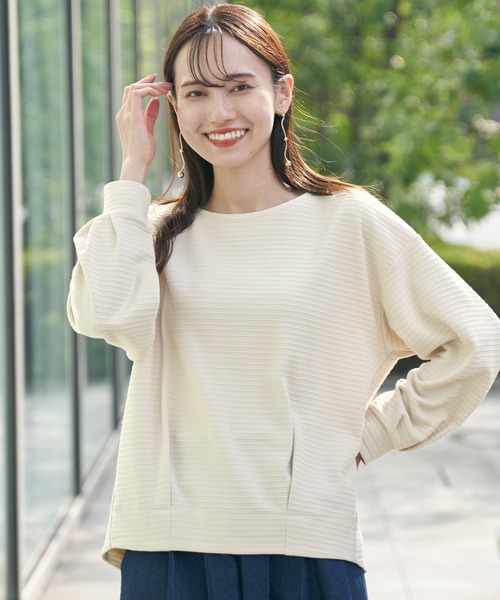 ikka（イッカ）の「リップル裾タックプルオーバー（Tシャツ/カットソー・レディース・ブラック/キャメル/オフホワイト/ブルー・M/L/S）」の5枚目の写真