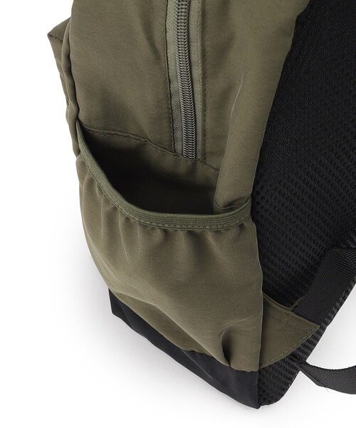 SHOO・LA・RUE（シューラルー）の「◆シリコン恐竜リュック（バックパック/リュック・キッズ・ベージュ/ダークオリーブ・00）」の12枚目の写真