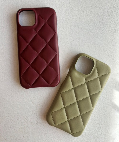 lit.Cy(リットシー)の「合成皮革 キルティング スマホケース iPhoneケース(スマホケース/カバー・レディース・ブラック/レッド/ベージュ/カーキ・iPhone 12/12 Pro/iPhone 13/14/iPhone 13 Pro/iPhone 14 Pro/iPhone 15 Pro/iPhone 15/iPhone 16/iPhone 16 Pro)」の13枚目の写真