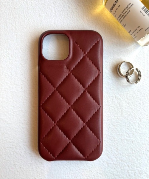 lit.Cy(リットシー)の「合成皮革 キルティング スマホケース iPhoneケース(スマホケース/カバー・レディース・ブラック/レッド/ベージュ/カーキ・iPhone 12/12 Pro/iPhone 13/14/iPhone 13 Pro/iPhone 14 Pro/iPhone 15 Pro/iPhone 15/iPhone 16/iPhone 16 Pro)」の7枚目の写真