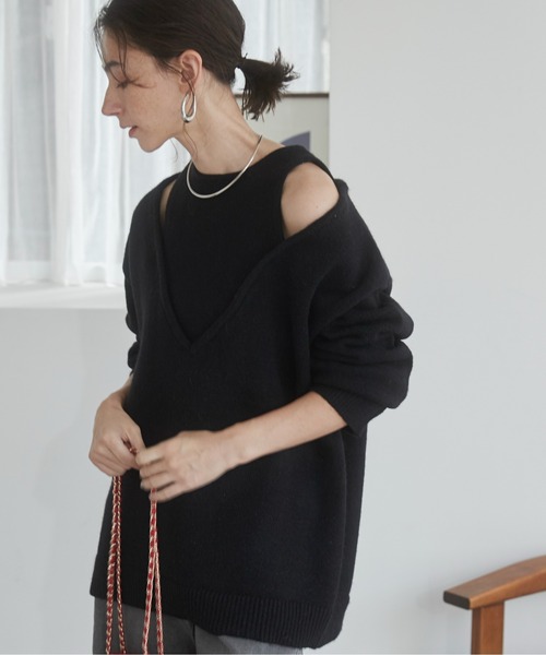 ANGIE(アンジー)の「フェイクレイヤードVネックニット(ニット/セーター・レディース・アイボリー/ブラック/ダークグレー/ベージュ/ブラウン・FREE)」の18枚目の写真