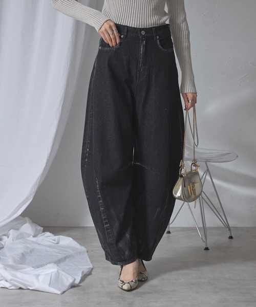 each（イーチ）の「箔ペイントカーブデニム（デニムパンツ・レディース・ライトブルー/ブラック・FREE）」の4枚目の写真