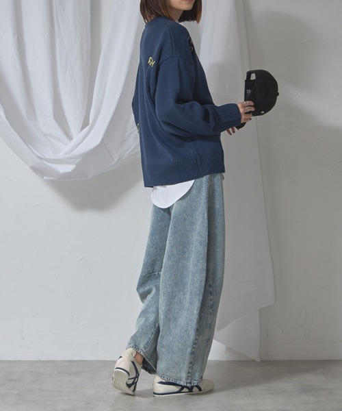 each（イーチ）の「箔ペイントカーブデニム（デニムパンツ・レディース・ライトブルー/ブラック・FREE）」の17枚目の写真