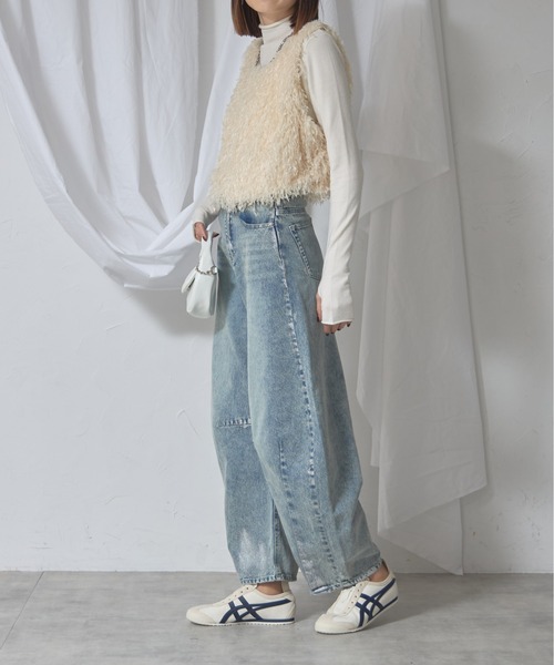 each（イーチ）の「箔ペイントカーブデニム（デニムパンツ・レディース・ライトブルー/ブラック・FREE）」の21枚目の写真