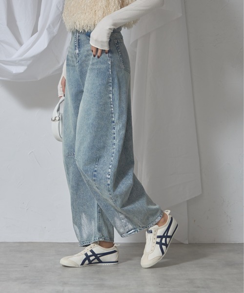 each（イーチ）の「箔ペイントカーブデニム（デニムパンツ・レディース・ライトブルー/ブラック・FREE）」の10枚目の写真