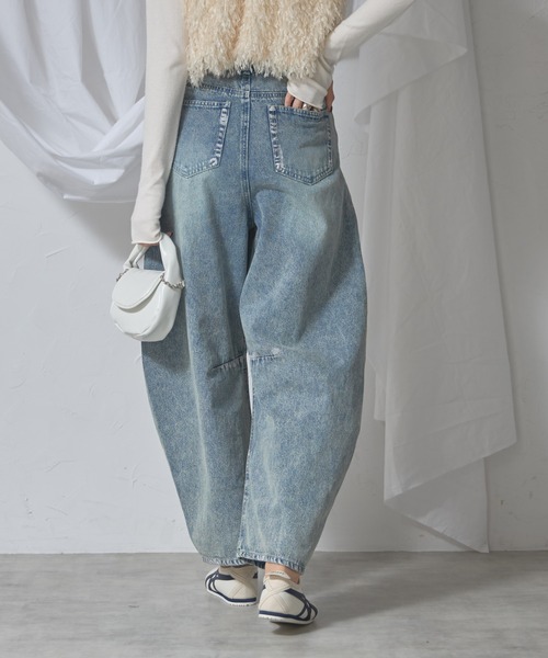 each（イーチ）の「箔ペイントカーブデニム（デニムパンツ・レディース・ライトブルー/ブラック・FREE）」の9枚目の写真