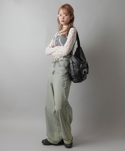 SPINNS（スピンズ）の「【2WAY】2ポケット合皮ショルダーバッグ/リュック（ショルダーバッグ・レディース・ホワイト/ブラック・ONESIZE）」の5枚目の写真