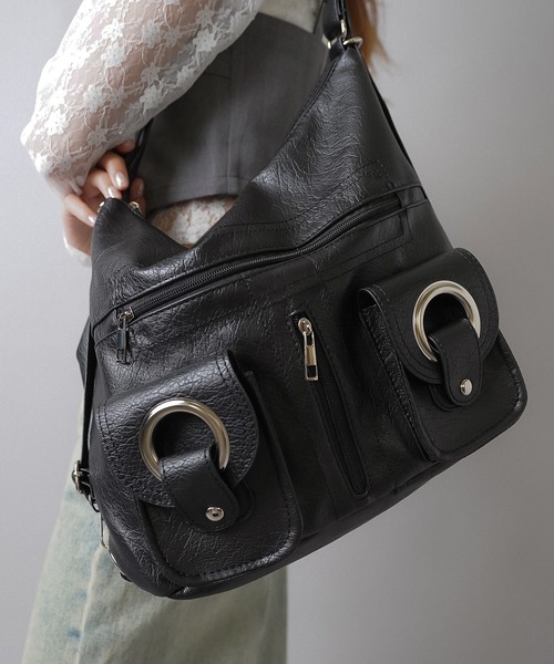 SPINNS（スピンズ）の「【2WAY】2ポケット合皮ショルダーバッグ/リュック（ショルダーバッグ・レディース・ホワイト/ブラック・ONESIZE）」の11枚目の写真