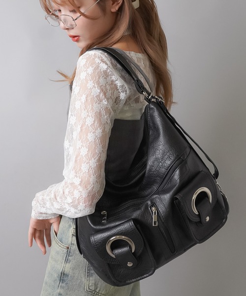 SPINNS（スピンズ）の「【2WAY】2ポケット合皮ショルダーバッグ/リュック（ショルダーバッグ・レディース・ホワイト/ブラック・ONESIZE）」の12枚目の写真