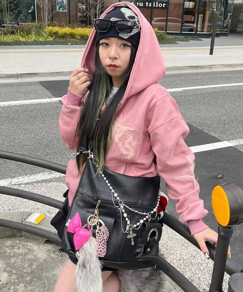 SPINNS（スピンズ）の「【2WAY】2ポケット合皮ショルダーバッグ/リュック（ショルダーバッグ・レディース・ホワイト/ブラック・ONESIZE）」の20枚目の写真