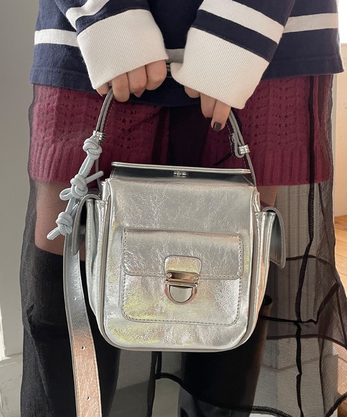 ELLEgirl(エルガール)の「キューブポケットminiバッグ【Casselini 】(ショルダーバッグ・レディース・シルバー/ベージュ・FREE)」の7枚目の写真
