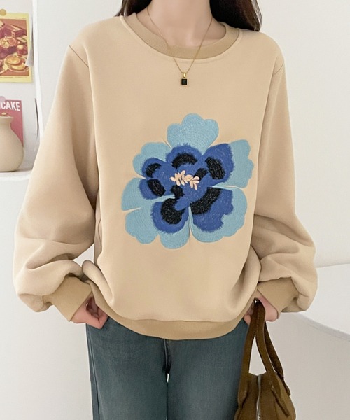 ECLIN(エクラン)の「花柄刺繍裏起毛スウェットプルオーバー(スウェット・レディース・ベージュ/ブラック/ネイビー・M/XL/L)」の1枚目の写真
