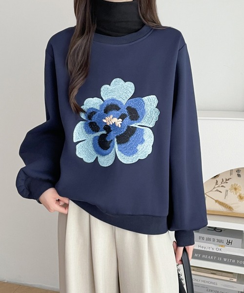 ECLIN(エクラン)の「花柄刺繍裏起毛スウェットプルオーバー(スウェット・レディース・ベージュ/ブラック/ネイビー・M/XL/L)」の22枚目の写真