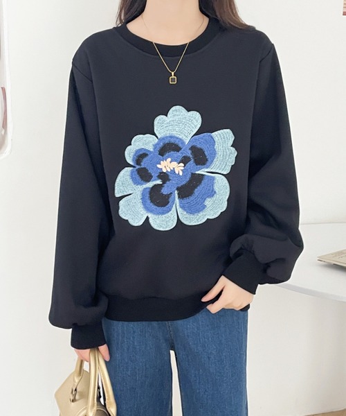ECLIN(エクラン)の「花柄刺繍裏起毛スウェットプルオーバー(スウェット・レディース・ベージュ/ブラック/ネイビー・M/XL/L)」の9枚目の写真