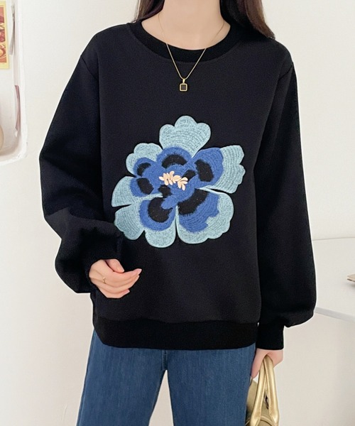 ECLIN(エクラン)の「花柄刺繍裏起毛スウェットプルオーバー(スウェット・レディース・ベージュ/ブラック/ネイビー・M/XL/L)」の11枚目の写真