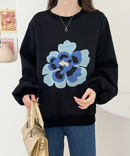 ECLIN(エクラン)の「花柄刺繍裏起毛スウェットプルオーバー(スウェット・レディース・ベージュ/ブラック/ネイビー・M/XL/L)」の4枚目の写真