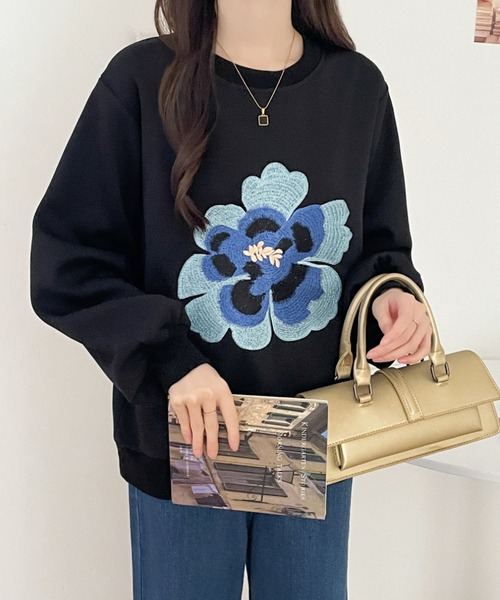 ECLIN(エクラン)の「花柄刺繍裏起毛スウェットプルオーバー(スウェット・レディース・ベージュ/ブラック/ネイビー・M/XL/L)」の6枚目の写真