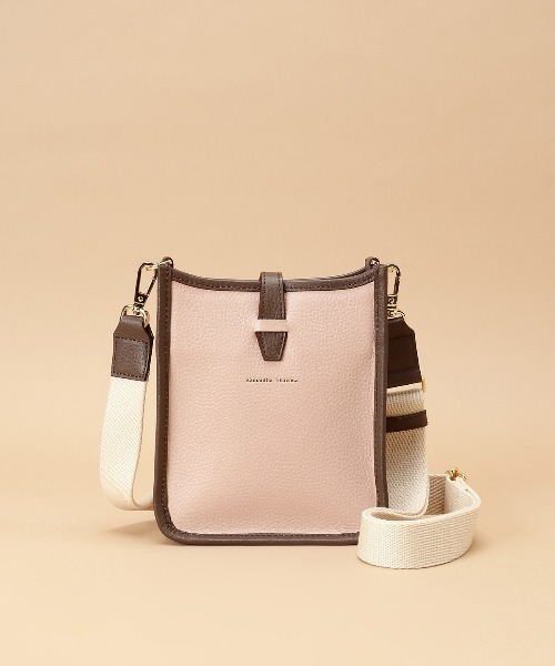 Samantha Thavasa(サマンサタバサ)の「パンチングデザイン スクエアショルダーバッグ(ショルダーバッグ・レディース・ピンクベージュ・FREE)」の3枚目の写真