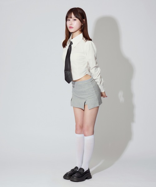 ALLuRing ChaRm(アリュリングチャーム)の「short shirt & Tie Set / ショート丈シャツ&ネクタイ 2点セット(シャツ/ブラウス・レディース・ホワイト/ブルー・FREE)」の21枚目の写真