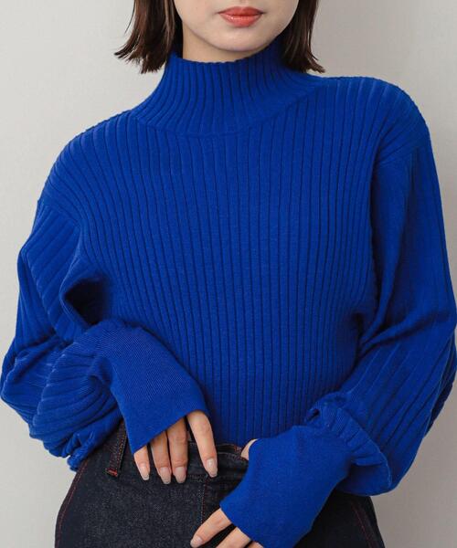 SENSE OF PLACE by URBAN RESEARCH(センスオブプレイスバイアーバンリサーチ)の「マトンスリーブセーター(ニット/セーター・レディース・ブラック/ロイヤルブルー/オフホワイト/チャコールグレー・ONE)」の4枚目の写真