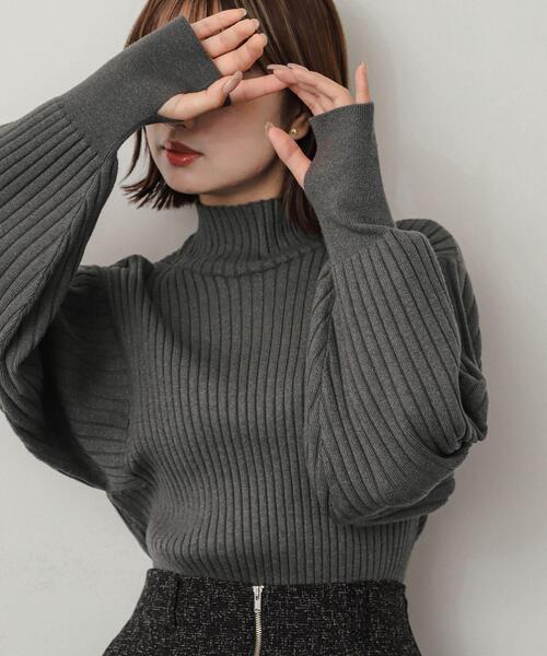 SENSE OF PLACE by URBAN RESEARCH(センスオブプレイスバイアーバンリサーチ)の「マトンスリーブセーター(ニット/セーター・レディース・ブラック/ロイヤルブルー/オフホワイト/チャコールグレー・ONE)」の3枚目の写真
