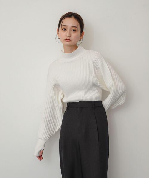 SENSE OF PLACE by URBAN RESEARCH(センスオブプレイスバイアーバンリサーチ)の「マトンスリーブセーター(ニット/セーター・レディース・ブラック/ロイヤルブルー/オフホワイト/チャコールグレー・ONE)」の11枚目の写真