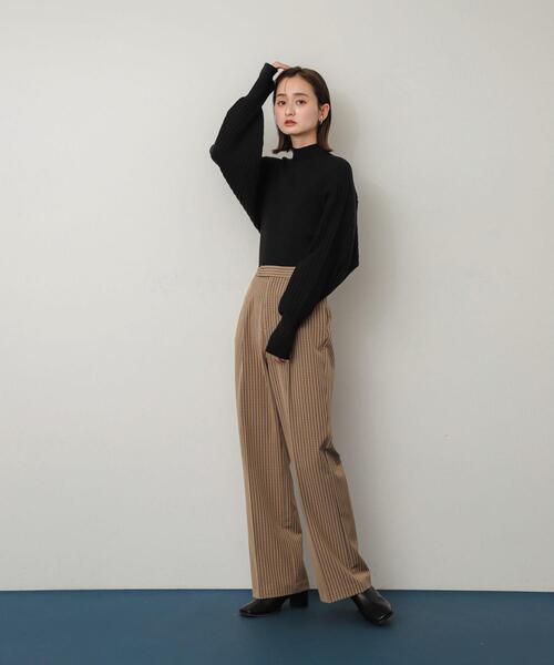 SENSE OF PLACE by URBAN RESEARCH(センスオブプレイスバイアーバンリサーチ)の「マトンスリーブセーター(ニット/セーター・レディース・ブラック/ロイヤルブルー/オフホワイト/チャコールグレー・ONE)」の22枚目の写真