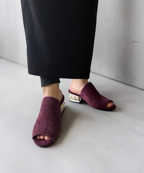 Jeffrey Campbell(ジェフリーキャンベル)の「スエードパールヒールサンダル(サンダル・レディース・グレイッシュベージュ/ターコイズブルー/ワイン/ブラック/イエロー・36/37/38/35/39)」の5枚目の写真
