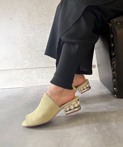 Jeffrey Campbell(ジェフリーキャンベル)の「スエードパールヒールサンダル(サンダル・レディース・グレイッシュベージュ/ターコイズブルー/ワイン/ブラック/イエロー・36/37/38/35/39)」の15枚目の写真