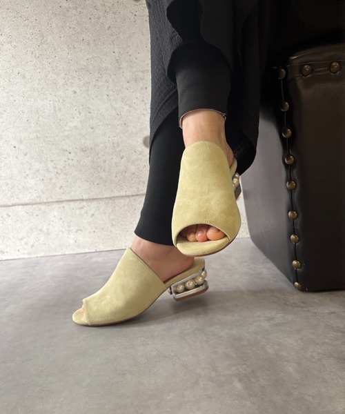 Jeffrey Campbell(ジェフリーキャンベル)の「スエードパールヒールサンダル(サンダル・レディース・グレイッシュベージュ/ターコイズブルー/ワイン/ブラック/イエロー・36/37/38/35/39)」の16枚目の写真