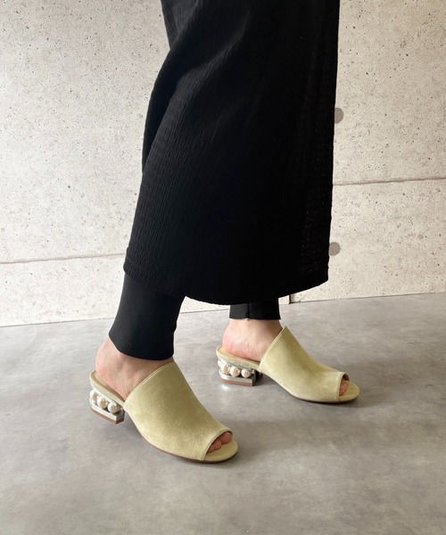 Jeffrey Campbell(ジェフリーキャンベル)の「スエードパールヒールサンダル(サンダル・レディース・グレイッシュベージュ/ターコイズブルー/ワイン/ブラック/イエロー・36/37/38/35/39)」の21枚目の写真