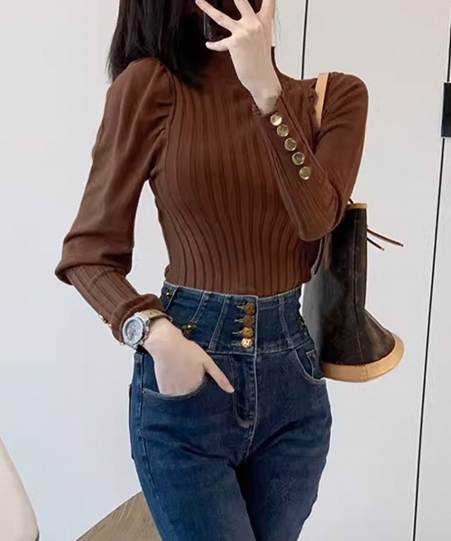 Miniministore(ミニミニストア)の「ボトルネックニットトップス 袖口金ボタン(ニット/セーター・レディース・ブラウン/ダークベージュ/レッド/グリーン/オフホワイト/ライトベージュ/ブラック/グレー・FREE)」の1枚目の写真