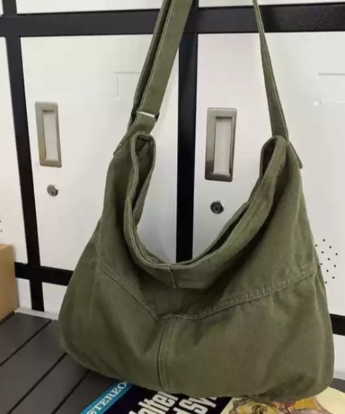 SHEPP(シープ)の「【A4サイズ対応可】大容量ワンショルダーバッグ / マザーズバッグ / 旅行(ショルダーバッグ・レディース・グリーン/アイボリー/パープル/ブラック・F)」の10枚目の写真