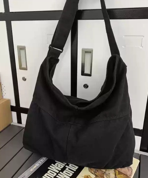 SHEPP(シープ)の「【A4サイズ対応可】大容量ワンショルダーバッグ / マザーズバッグ / 旅行(ショルダーバッグ・レディース・グリーン/アイボリー/パープル/ブラック・F)」の18枚目の写真