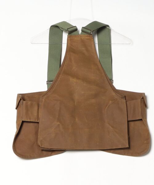 FILSON（フィルソン）の「FILSON / フィルソン：TIN CLOTH GAME BAG：4449[AST]（ベスト・メンズ・ダークベージュ・M-Regular）」の2枚目の写真