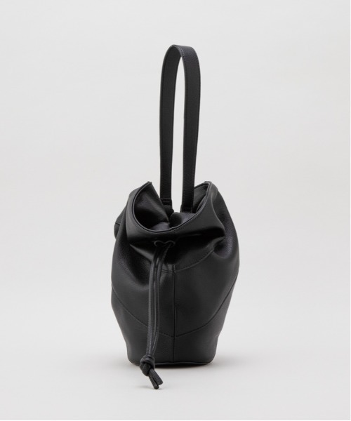 LE VERNIS（ル・ベルニ）の「LE VERNIS(ル・ベルニ)Flare drawstring bag（ハンドバッグ・レディース・ブラック/ライトグレー・FREE）」の9枚目の写真