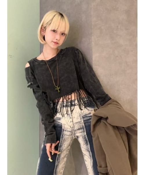 LAGUA GEM(ラグアジェム)の「DAMAGE HEM FRINGE トップス(Tシャツ/カットソー・レディース・ブラウン/チャコールグレー・FREE)」の4枚目の写真