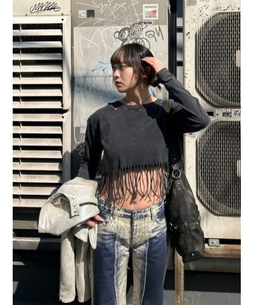 LAGUA GEM(ラグアジェム)の「DAMAGE HEM FRINGE トップス(Tシャツ/カットソー・レディース・ブラウン/チャコールグレー・FREE)」の5枚目の写真