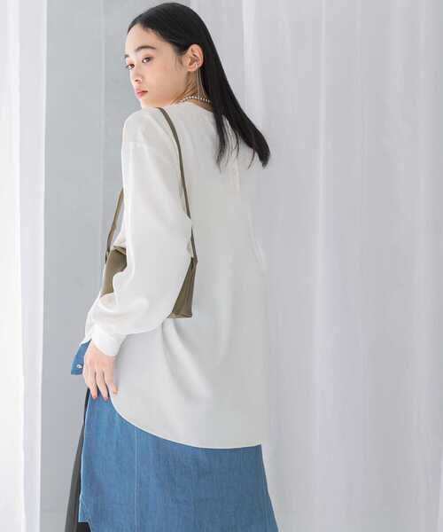 URBAN RESEARCH ROSSO WOMEN(アーバンリサーチ ロッソ)の「『WEB/一部店舗限定』リブドッキングジョーゼットブラウス(シャツ/ブラウス・レディース・ホワイト/ブラック/ベージュ・FREE)」の18枚目の写真