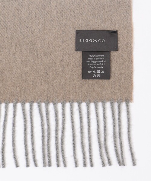 Begg & Co（ベグアンドコー）の「BEGG×CO Nuance Ombre グラデーションカシミヤストール（ストール/ショール・レディース・ネイビー/ベージュ系その他/カーキ・FREE）」の6枚目の写真