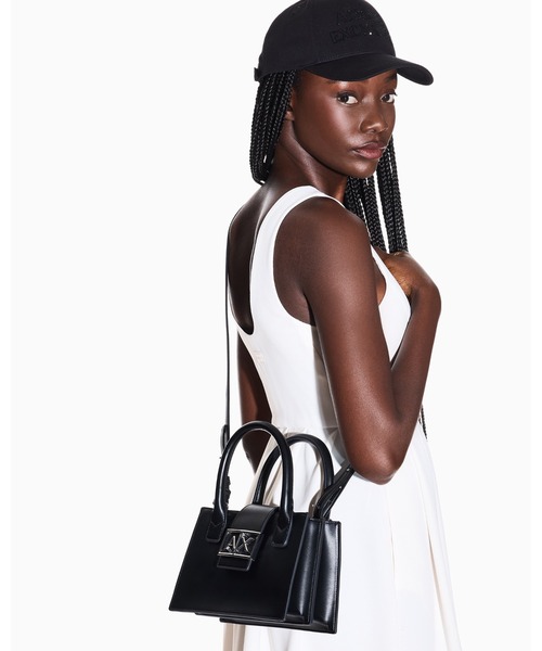 ARMANI EXCHANGE(アルマーニエクスチェンジ)の「【A|X アルマーニ エクスチェンジ】AXロゴ ミニバッグ(ハンドバッグ・レディース・ライトブラウン/ライトベージュ/ブラック/オフホワイト・FREE)」の5枚目の写真
