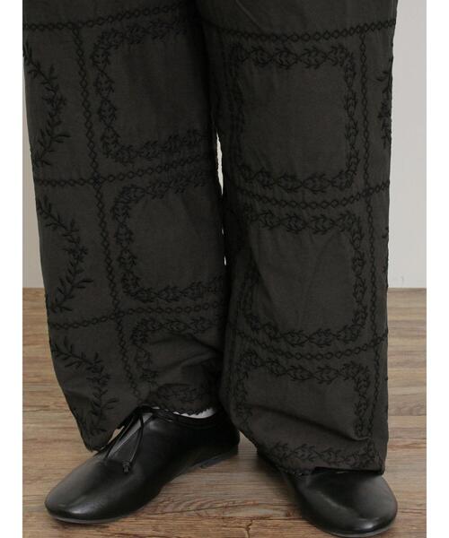 Samansa Mos2（サマンサ モスモス）の「スクエア刺繍パンツ（その他パンツ・レディース・オフホワイト/チャコールグレー/モカ・L/M）」の16枚目の写真