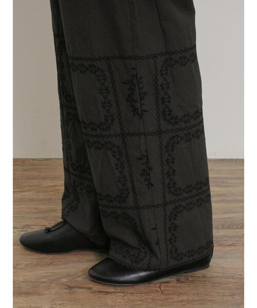 Samansa Mos2（サマンサ モスモス）の「スクエア刺繍パンツ（その他パンツ・レディース・オフホワイト/チャコールグレー/モカ・L/M）」の17枚目の写真