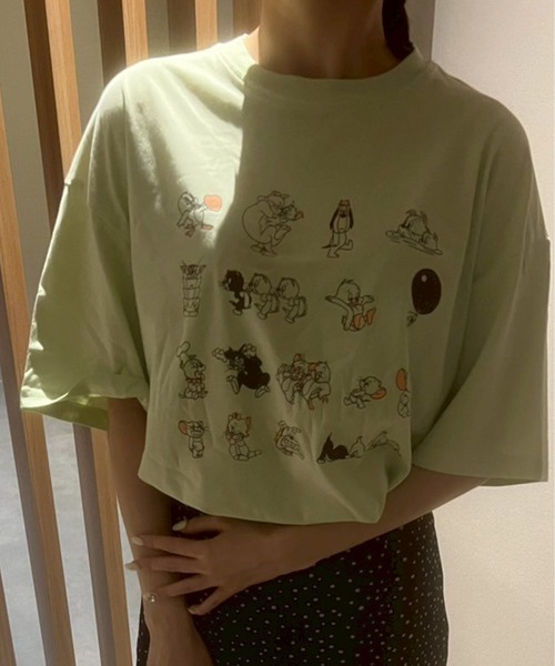 Tom&Jerry(トムアンドジェリー)の「【TOM & JERRY/トムとジェリー】天竺 WIDEシルエット プリント/バックプリント/ワンポイント刺繍 半袖Tシャツ(Tシャツ/カットソー・レディース・オフホワイト/ブルー系2/レッド系/ライトグリーン/ベージュ/オートミール/ブルー系1/スミクロ・M/L)」の5枚目の写真