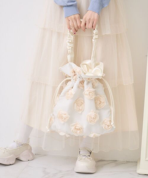 ems excite（エムズエキサイト）の「バラモチーフトートBAG（ショルダーバッグ・レディース・アイボリー/ブラック・ONE SIZE）」の5枚目の写真