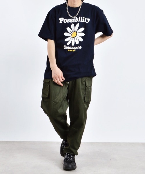MODISH GAZE（モディシュガゼ）の「【MODISH GAZE】デイジープリントTシャツ(CP)（Tシャツ/カットソー・レディース・ネイビー/ブラック/ホワイト・L/XL/M）」の10枚目の写真