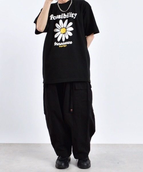 MODISH GAZE（モディシュガゼ）の「【MODISH GAZE】デイジープリントTシャツ(CP)（Tシャツ/カットソー・レディース・ネイビー/ブラック/ホワイト・L/XL/M）」の6枚目の写真